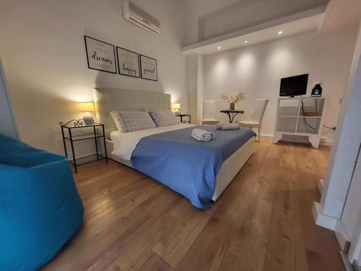 Living Cagliari Marina Bed & Breakfast Luaran gambar