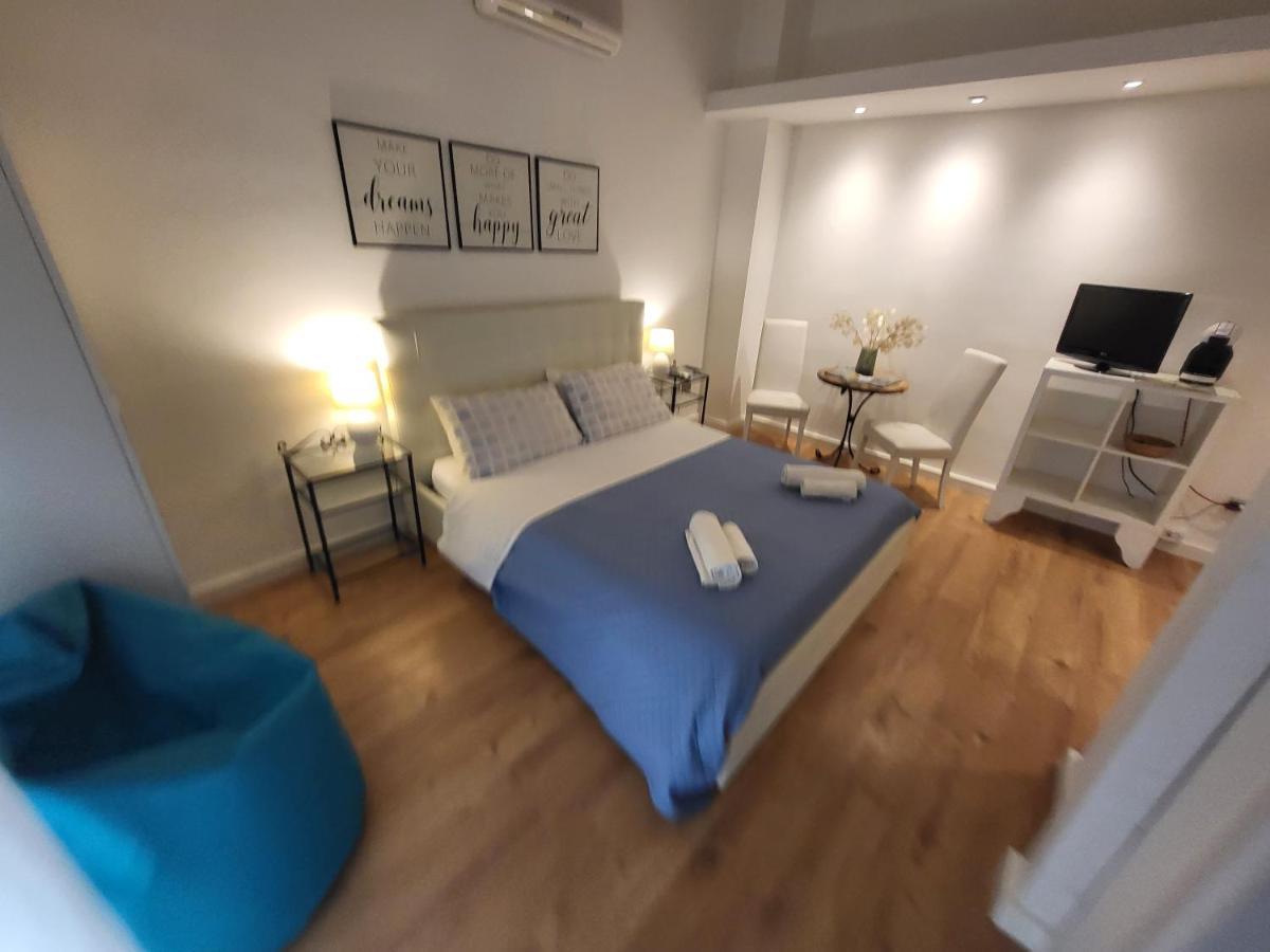 Living Cagliari Marina Bed & Breakfast Luaran gambar