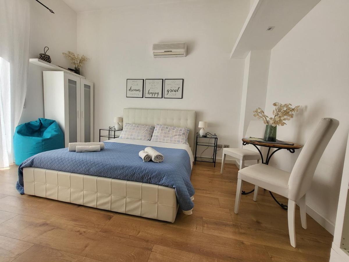 Living Cagliari Marina Bed & Breakfast Luaran gambar