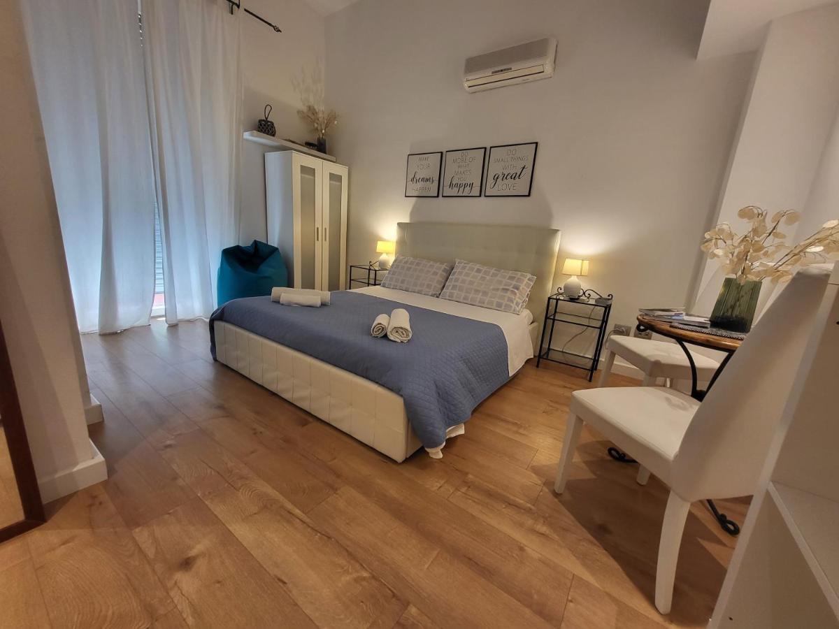 Living Cagliari Marina Bed & Breakfast Luaran gambar