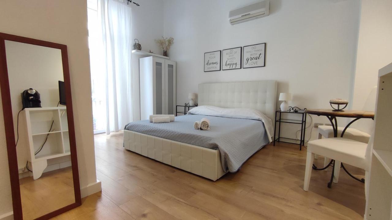Living Cagliari Marina Bed & Breakfast Luaran gambar